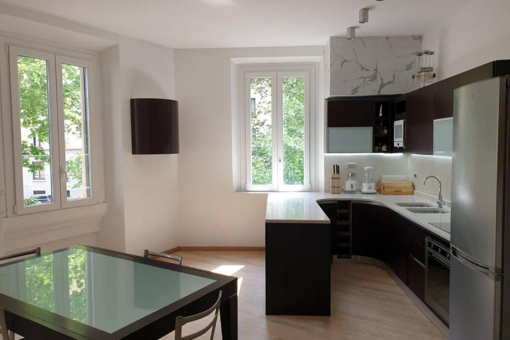 Your Lovely Home, Porta Venezia-1 Queen Bed, 3 Single Beds, 1 Sofa Bed- Milan Luaran gambar