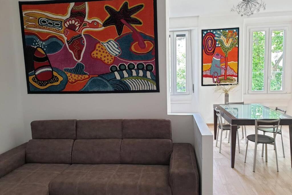 Your Lovely Home, Porta Venezia-1 Queen Bed, 3 Single Beds, 1 Sofa Bed- Milan Luaran gambar