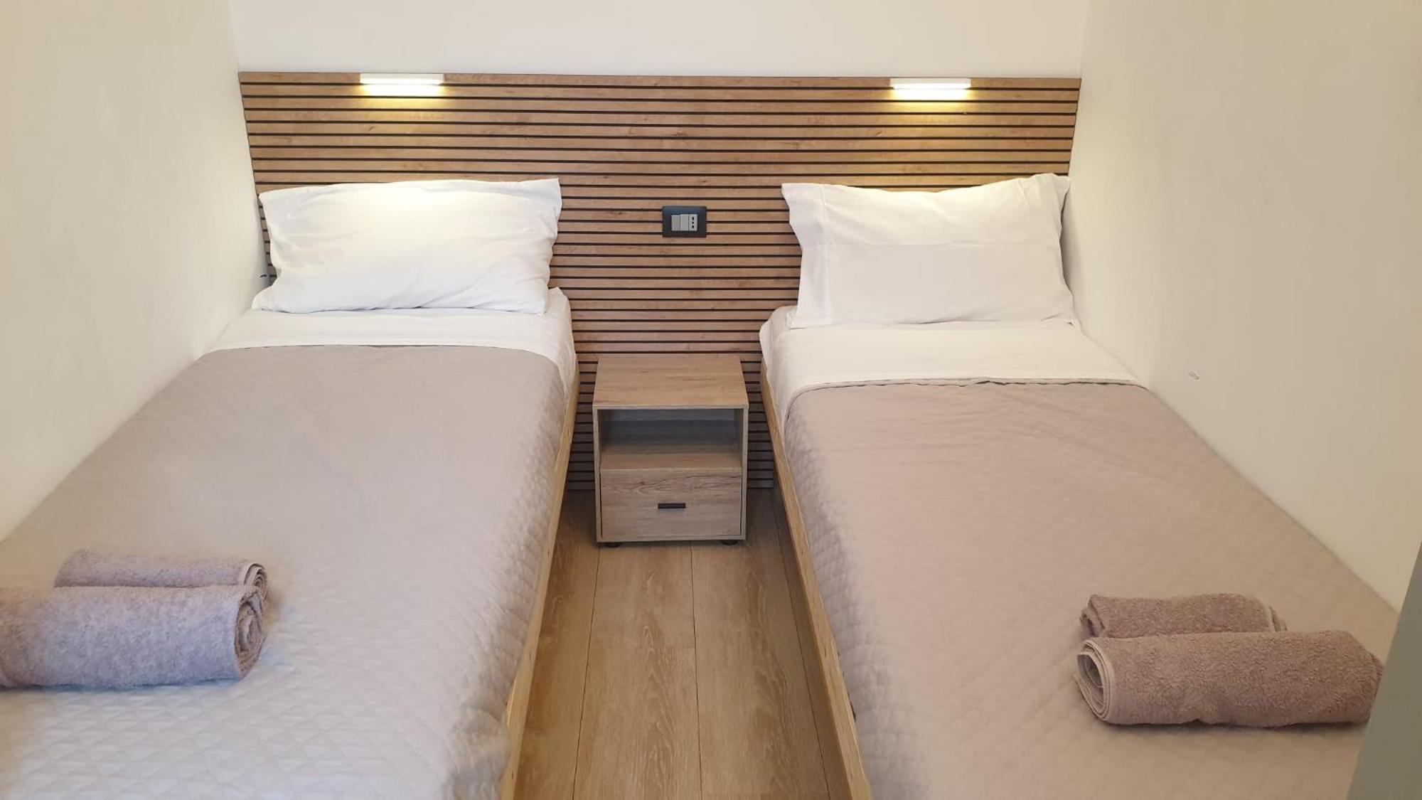 Your Lovely Home, Porta Venezia-1 Queen Bed, 3 Single Beds, 1 Sofa Bed- Milan Luaran gambar